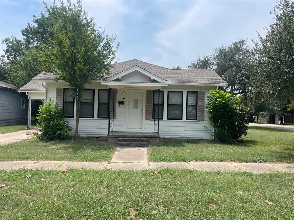 308 W Jacinto Street, Groesbeck