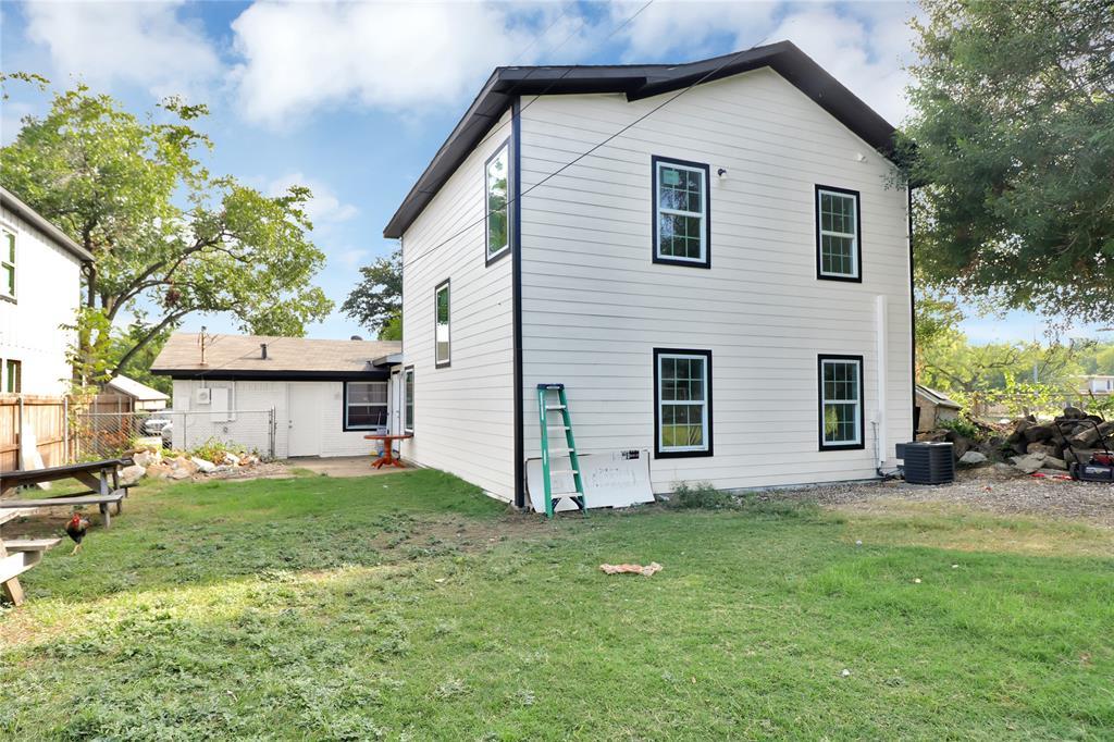 1938 El Paso Street, Grand Prairie