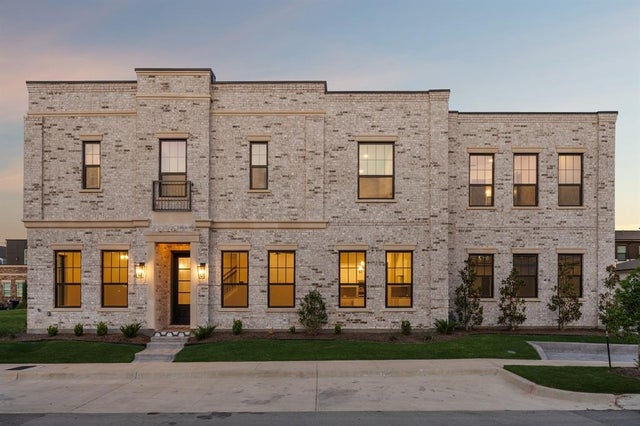 305 Sunset Lane 101, Fort Worth