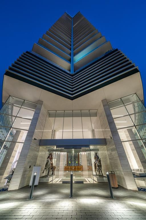 3130 N Harwood Street 2403, Dallas