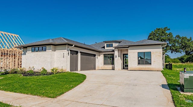 925 Bandon Dunes Drive, Fort Worth