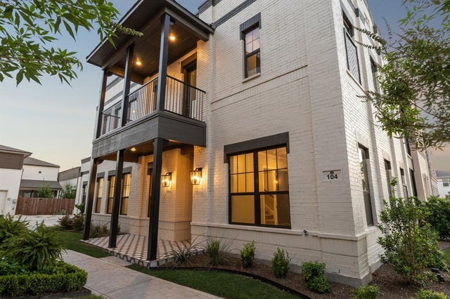 305 Sunset Lane 104, Fort Worth