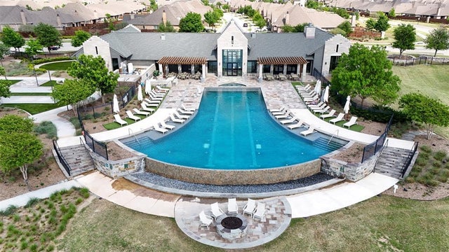 8529 Melrose, The Colony