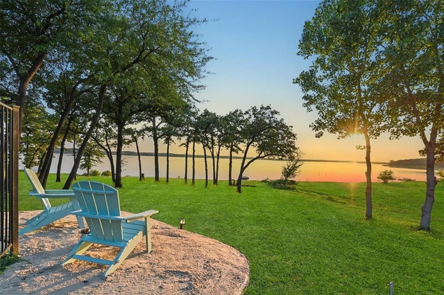 6833 Red Bud Drive, Flower Mound