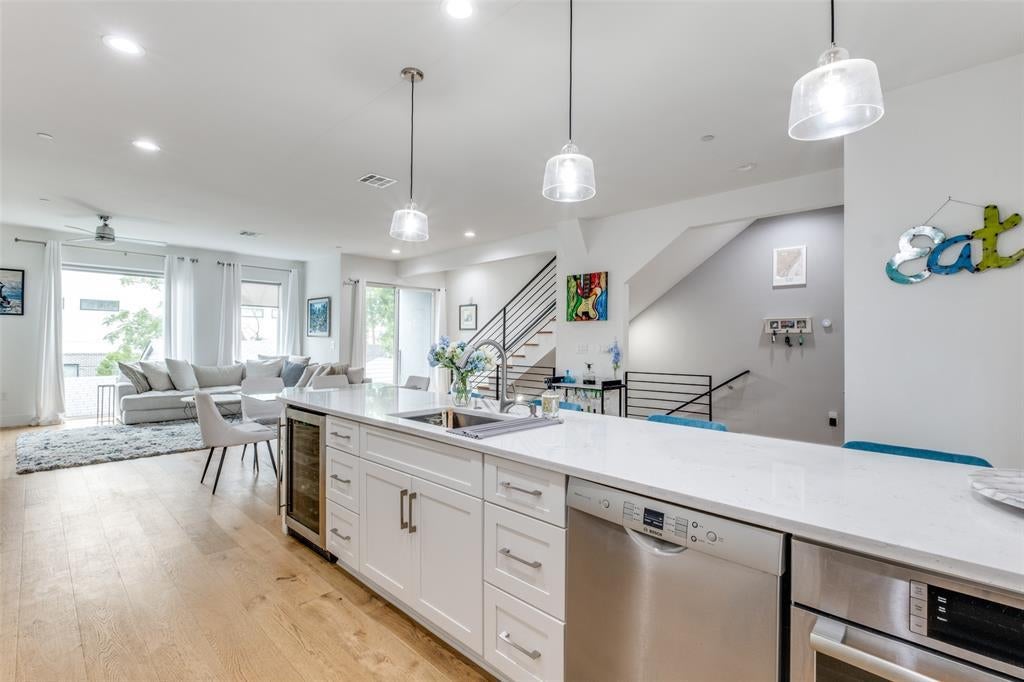 2222 Moser Avenue 110, Dallas