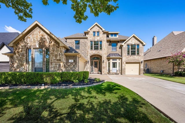 8 Center Court, Heath