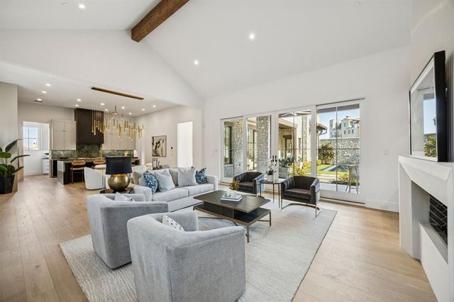 12 Cardona, Westlake