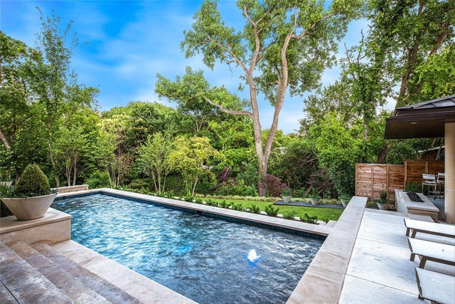 11460 Strait Lane, Dallas