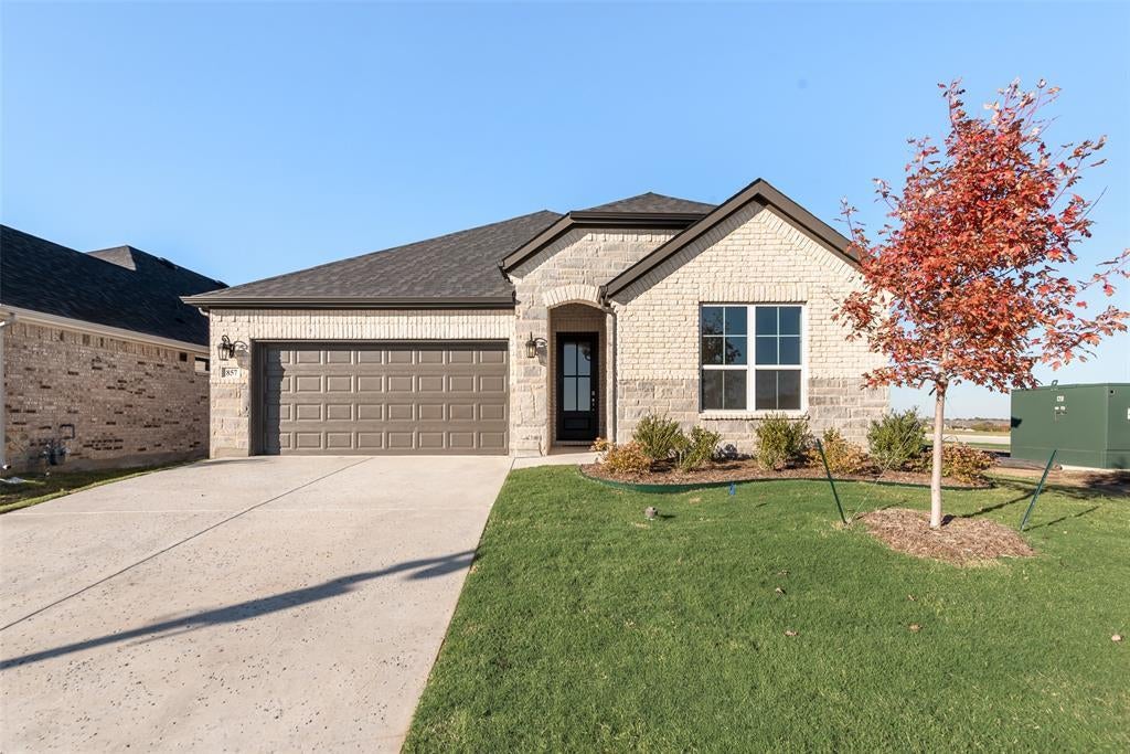 857 Blue Fescue Road, Fort Worth