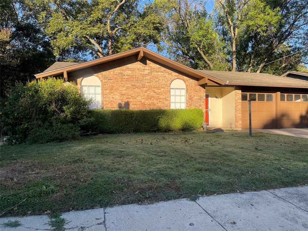 2302 Mercedes Road, Denton