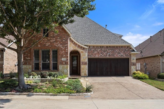 2633 Waters Edge Lane, Fort Worth