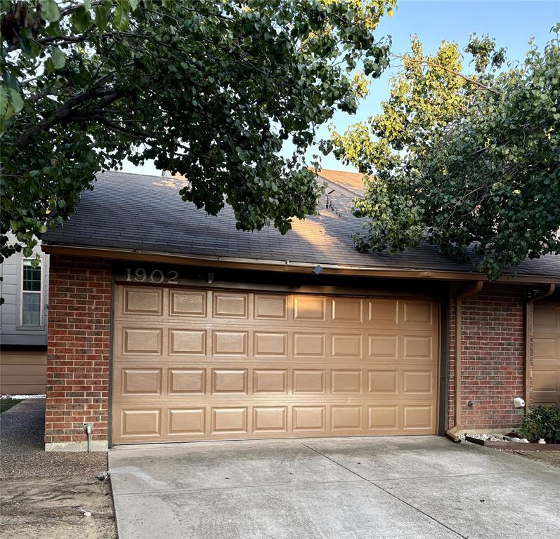 1902 Wilshire Drive, Irving