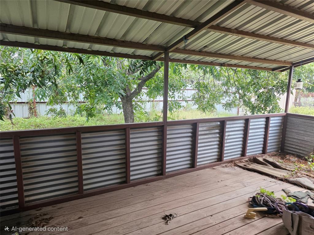 1008 N 6th Street, Bangs