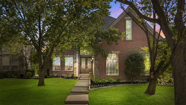 2070 Azalea Trail, Irving