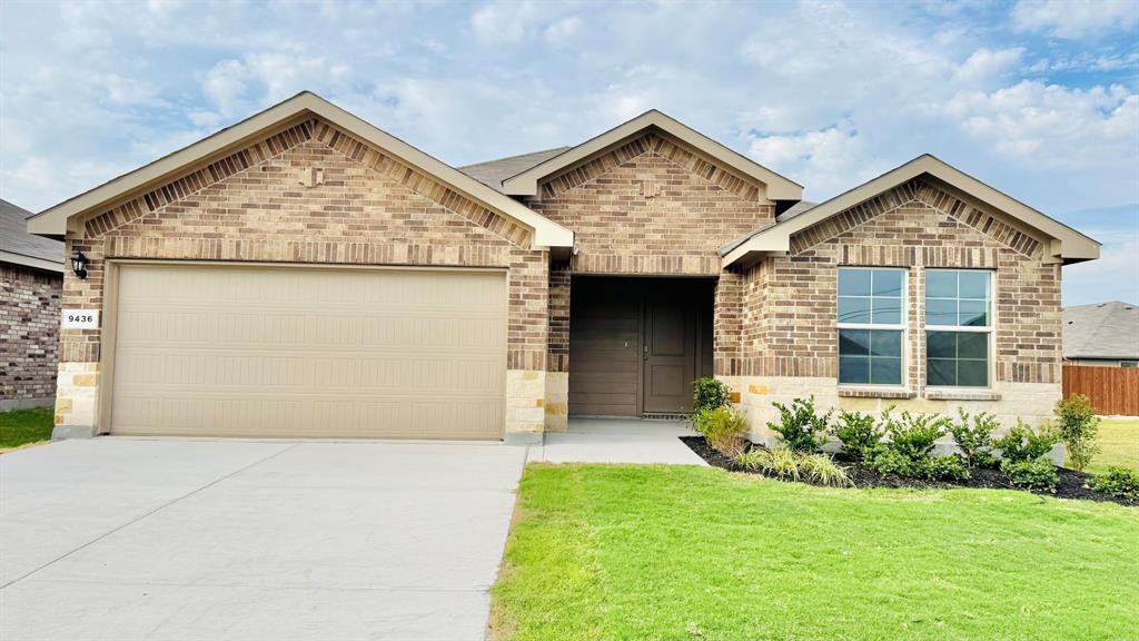 9436 Mint Hill Drive, Fort Worth