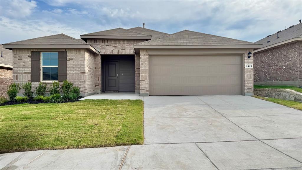 9421 Golden Tree Avenue, Fort Worth