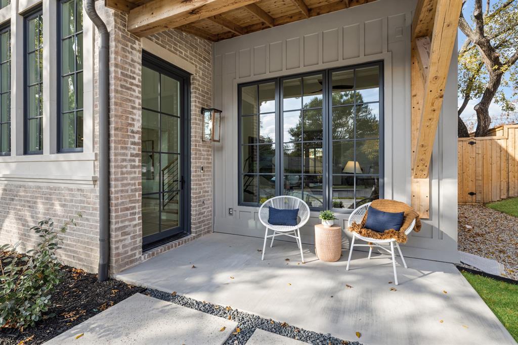 9111 Aldwick Drive, Dallas