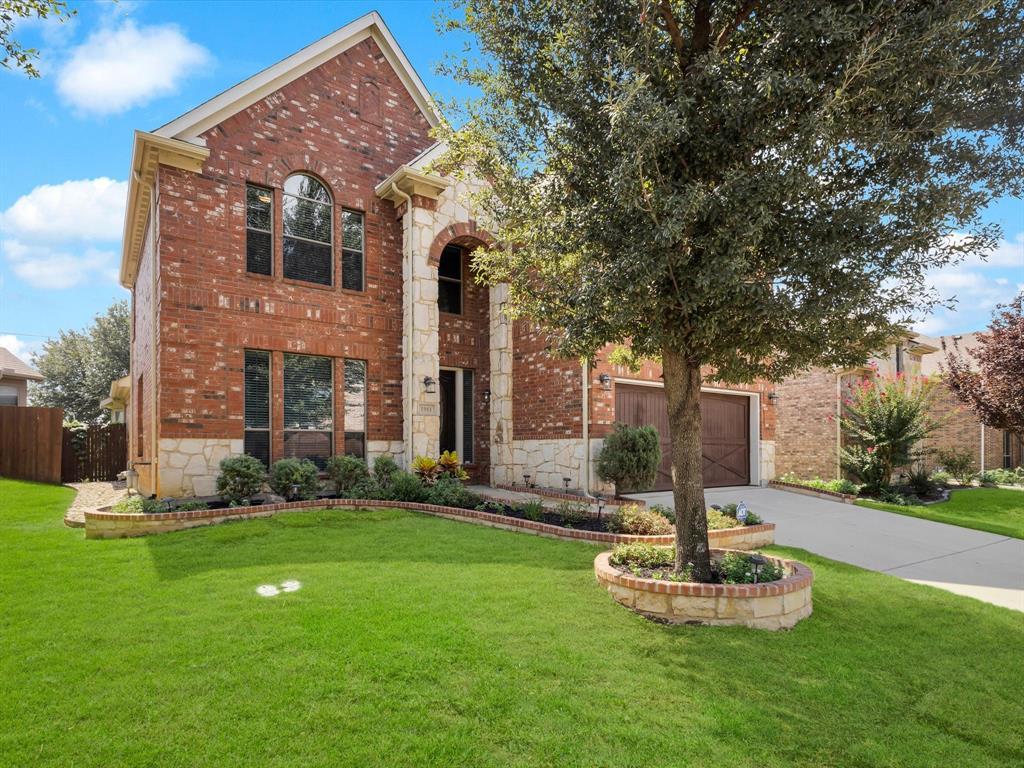 1911 Long Bow Trail, Euless