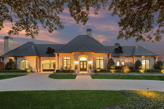 1707 Placid Oaks Court, Westlake