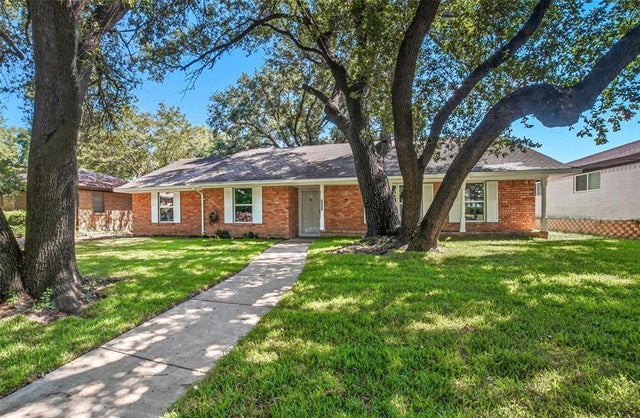 2020 Rigsbee Drive, Plano