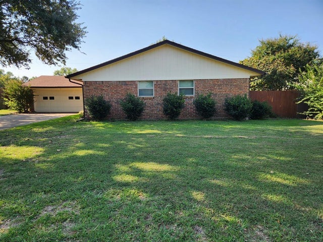 111 Gregory Drive, Heath