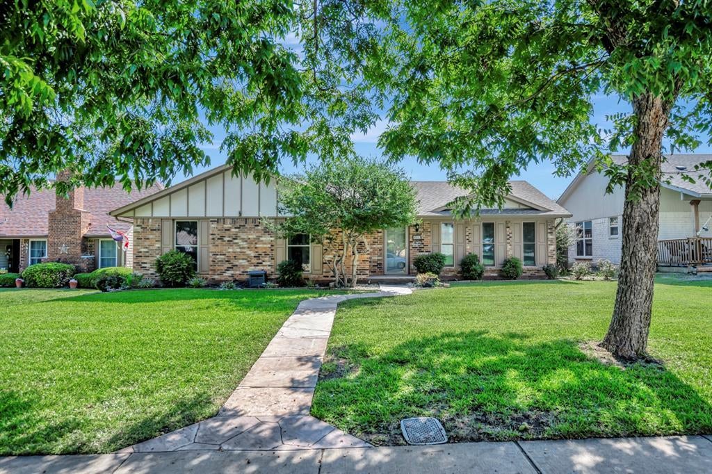 655 Abilene Drive, Lewisville
