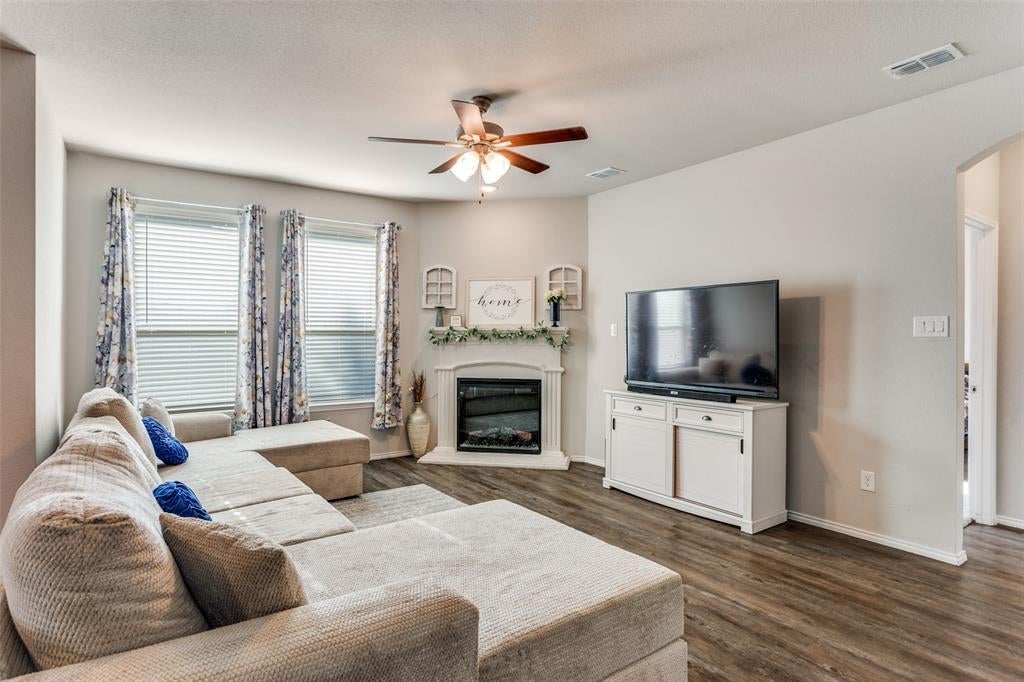 8921 Horse Herd Drive, Fort Worth