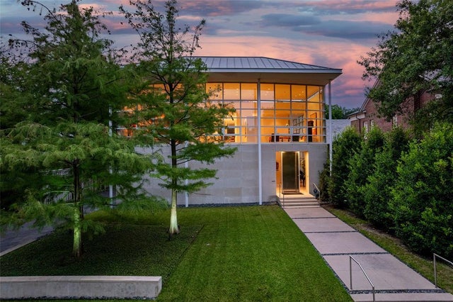 4428 N Versailles Avenue, Highland Park