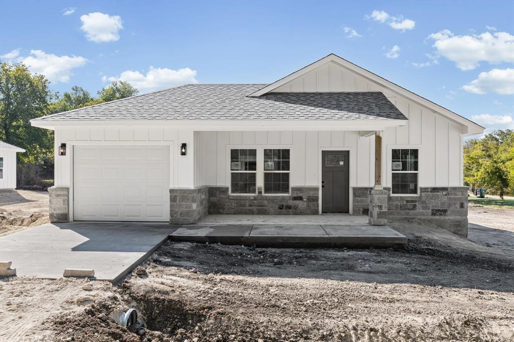 305 Meador Street, Moody