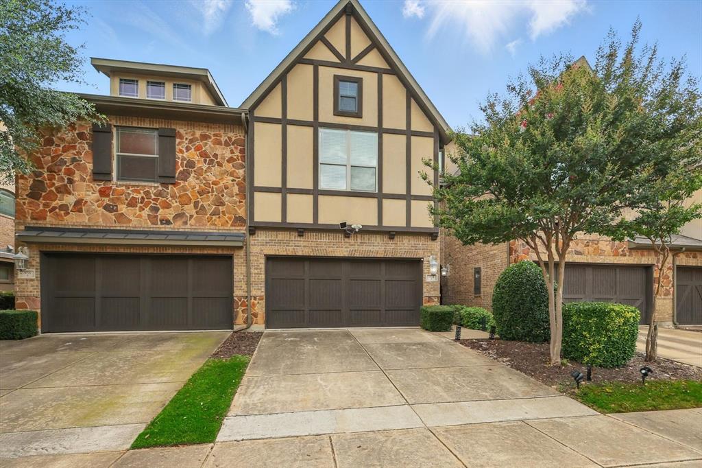 934 Brook Forest Lane, Euless