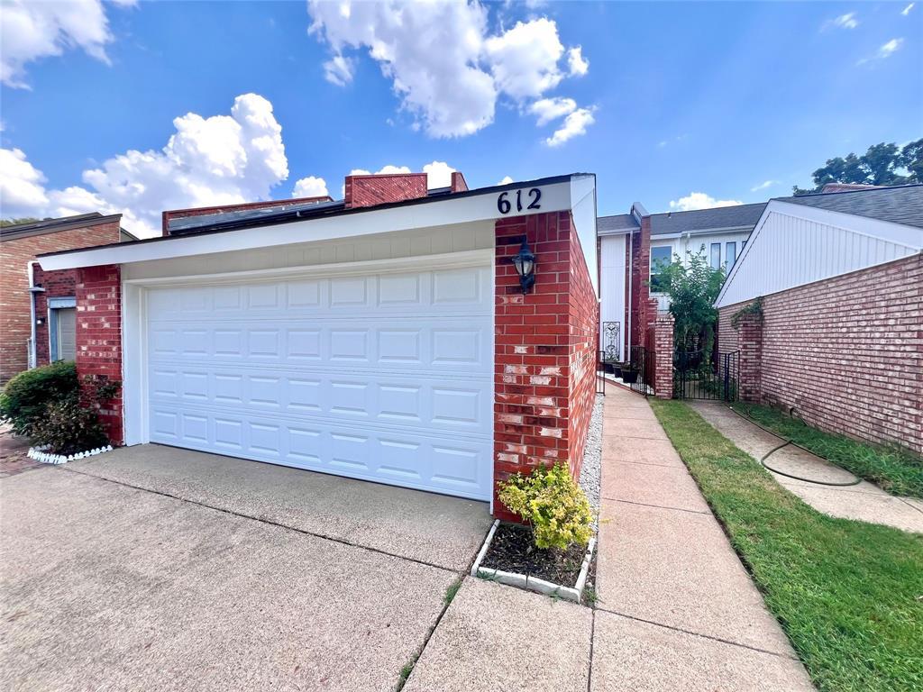 612 Carriage Way, Duncanville