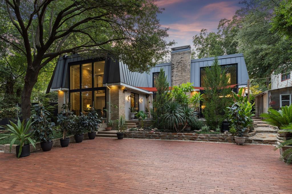 2934 Maple Springs Boulevard, Dallas