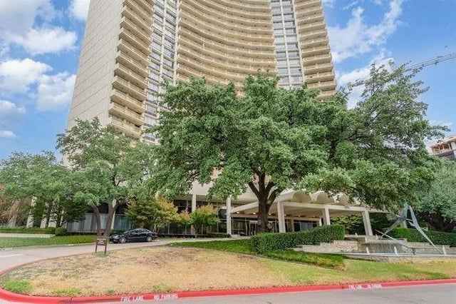 6211 W Northwest Highway G514, Dallas