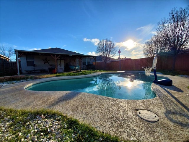 3237 Clydesdale Drive, Denton