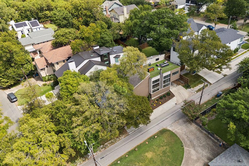 7904 Deer Trail Drive, Dallas