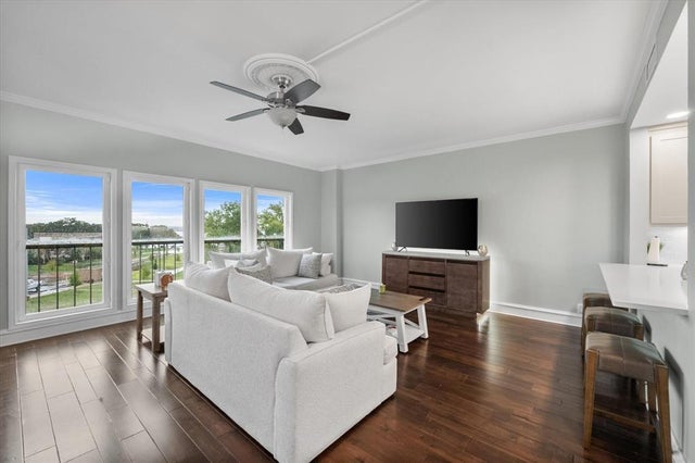 Photo of Listing #21069243