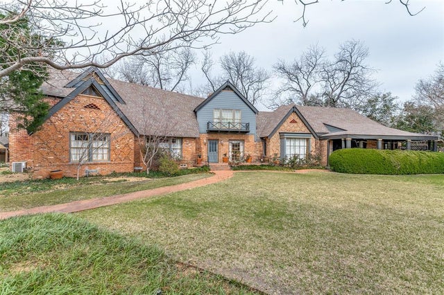 6043 Walnut Hill Circle, Dallas