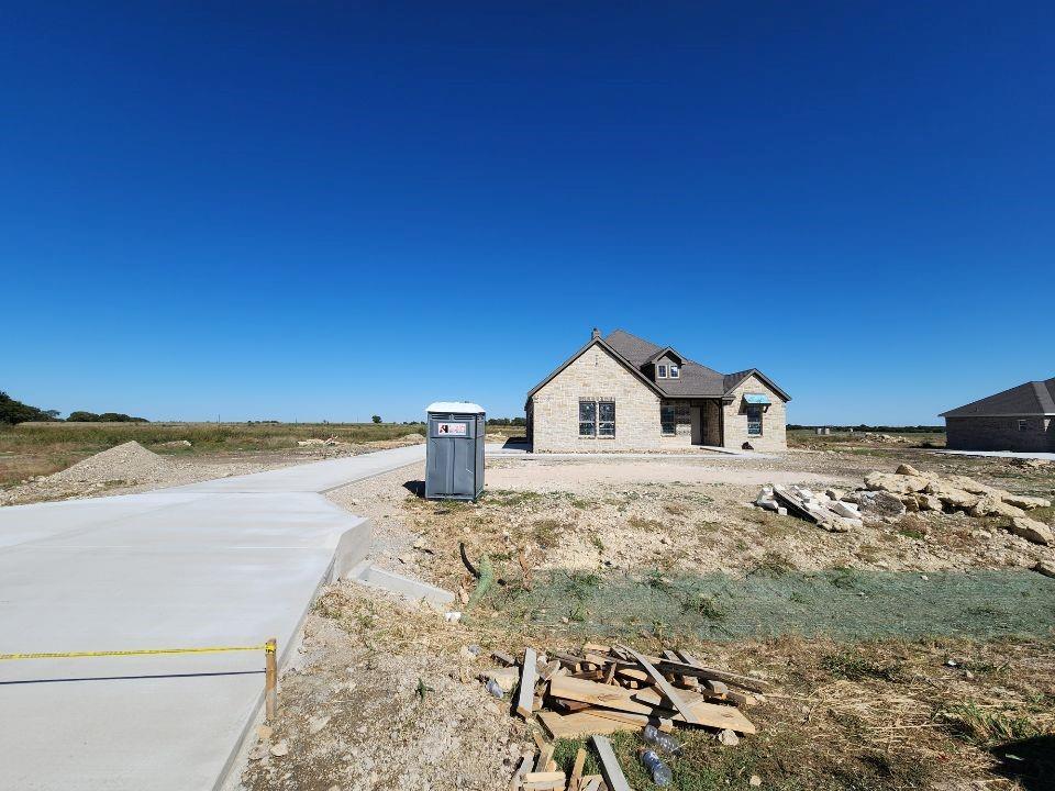 2516 Pyrite Street, Krum