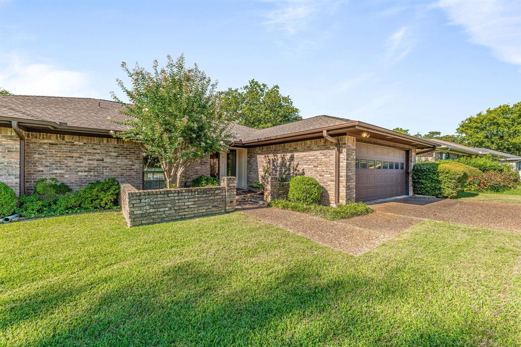3413 Denbury Drive, Fort Worth