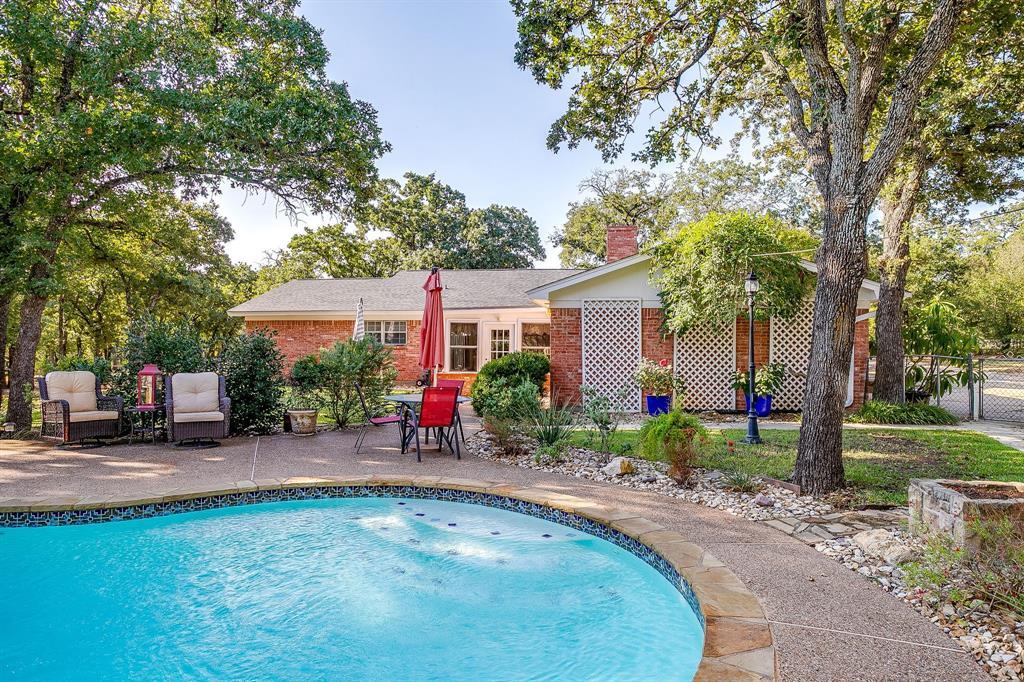 1001 Greenbriar Drive, Joshua