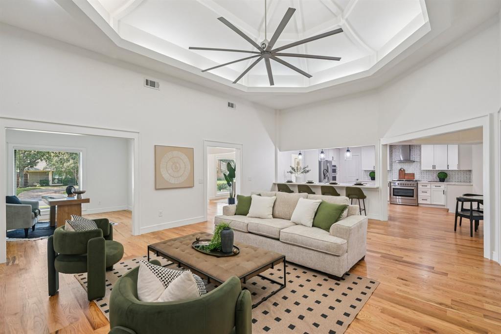 6625 Rolling Vista Drive, Dallas