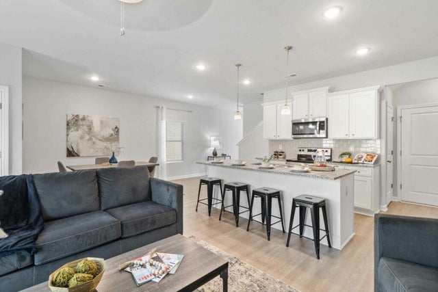 1622 Governors Boulevard, Heath