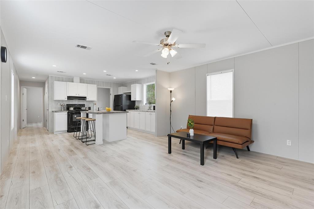 6303 N Oklahoma Trail, Granbury