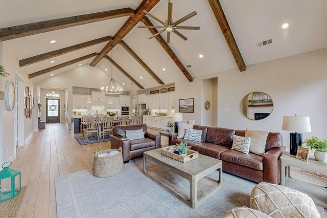 2801 Capitol Place, Melissa