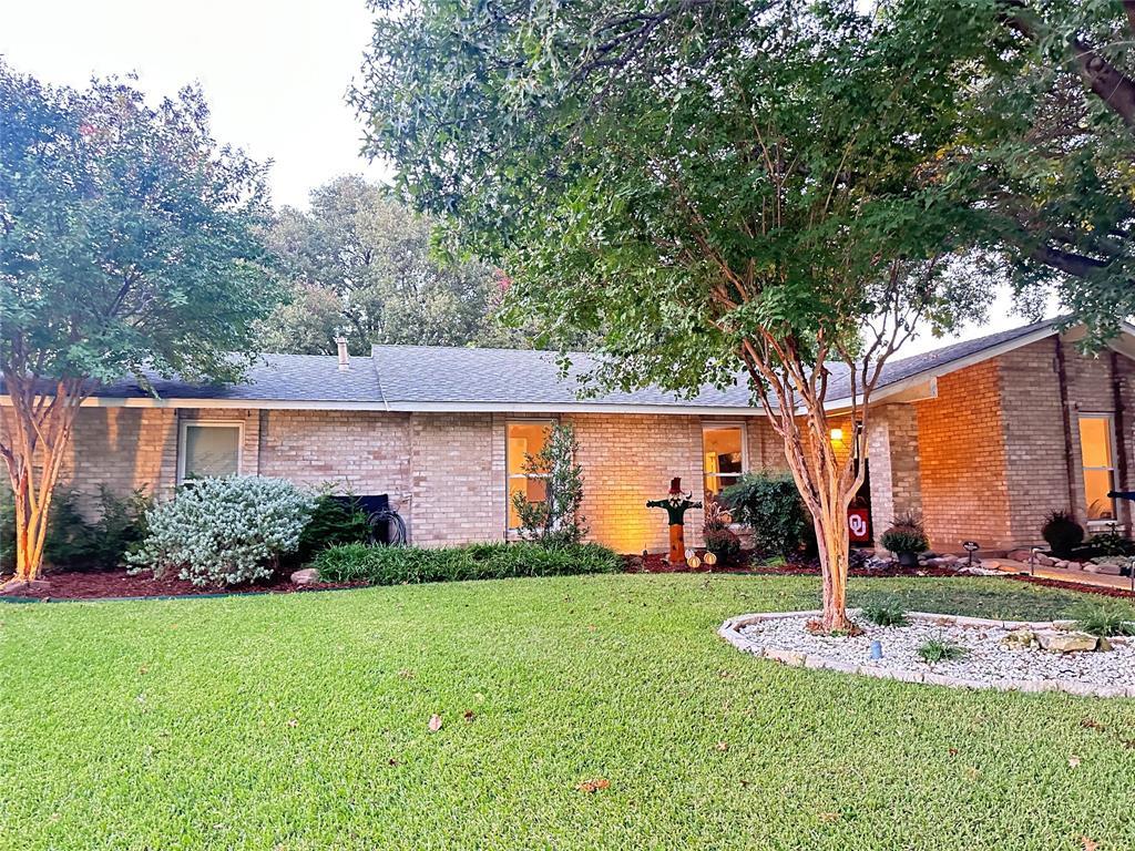 3807 Blue Trace Lane, Farmers Branch