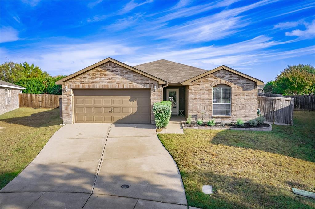 9236 Monument Court, Fort Worth