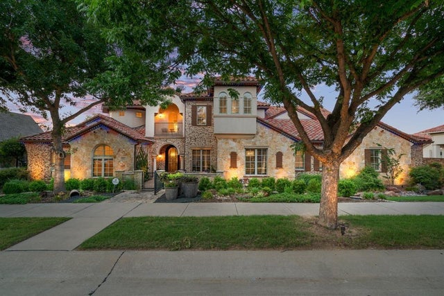 2417 Hollow Hill Lane, Lewisville