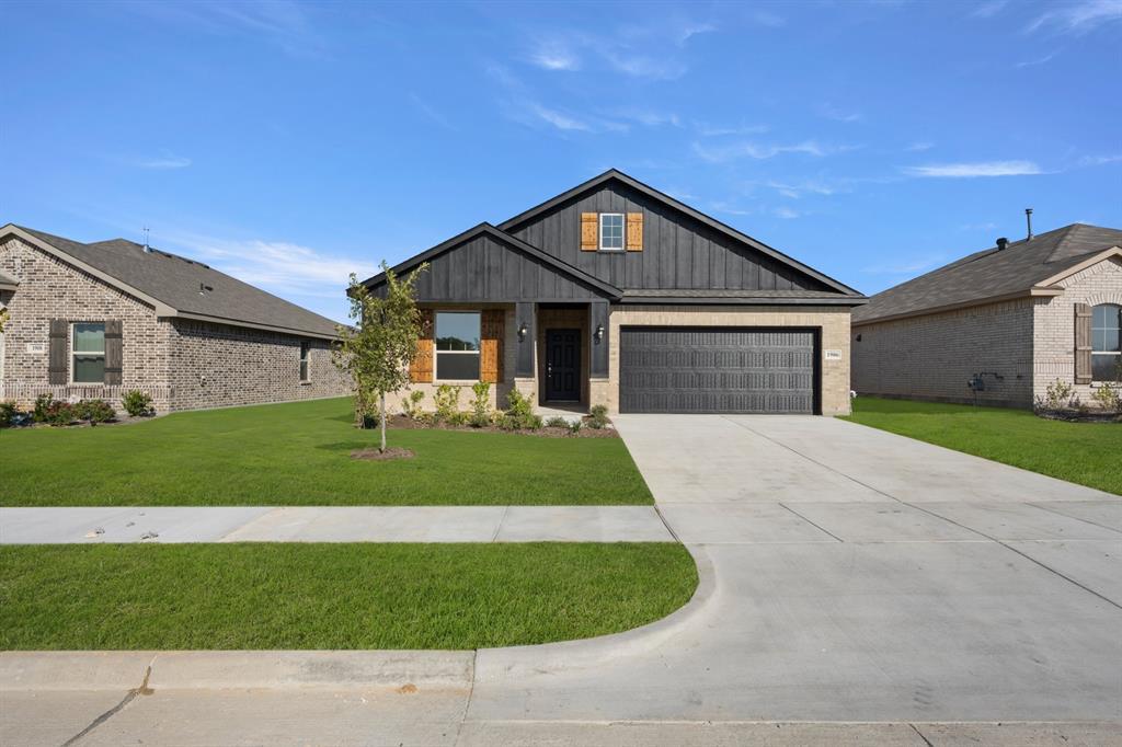 1906 Cheyenne Drive, Cleburne