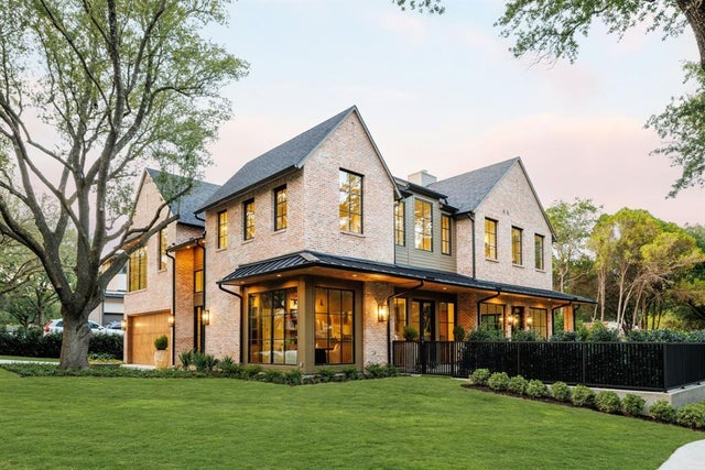 3944 Dalgreen Drive, Dallas