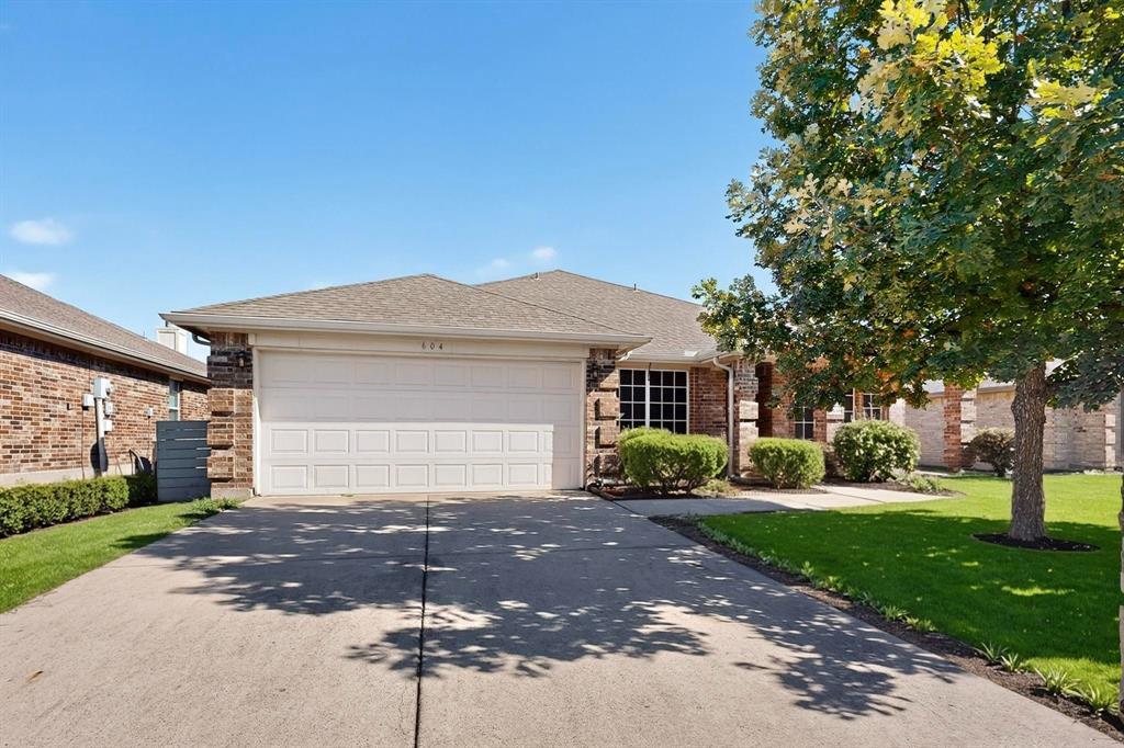 604 Preston Drive, Royse City